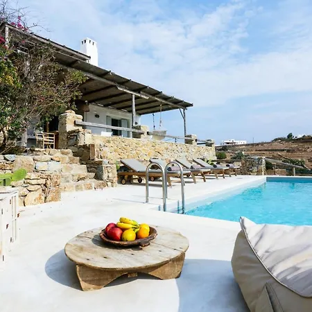 Villa The House In The Field