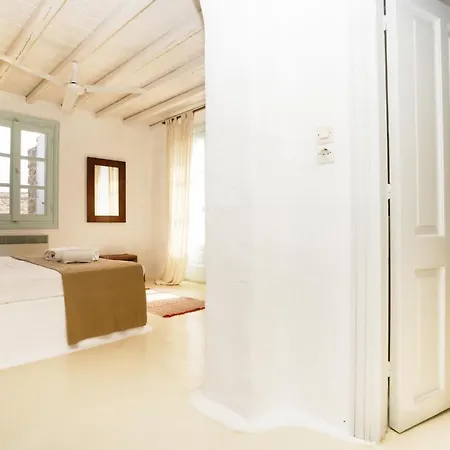 The House In The Field Villa